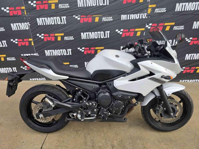 YAMAHA XJ6 Diversion Bianco pastello