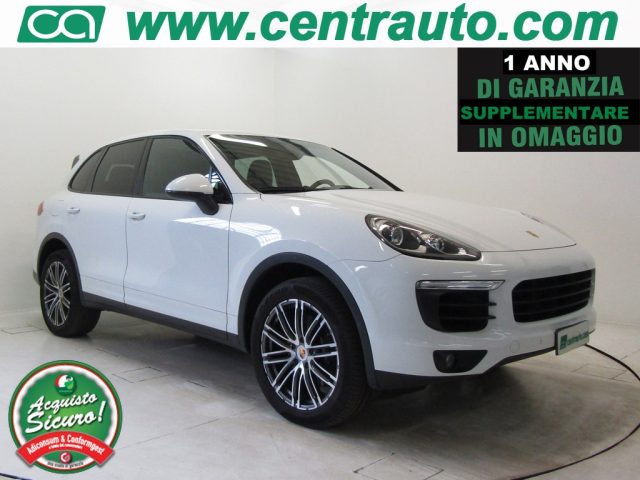 PORSCHE Cayenne Bianco pastello