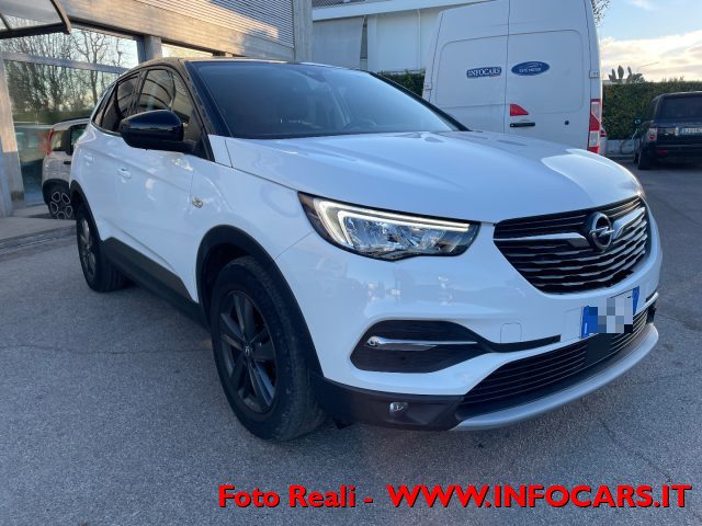 OPEL Grandland X Bianco pastello