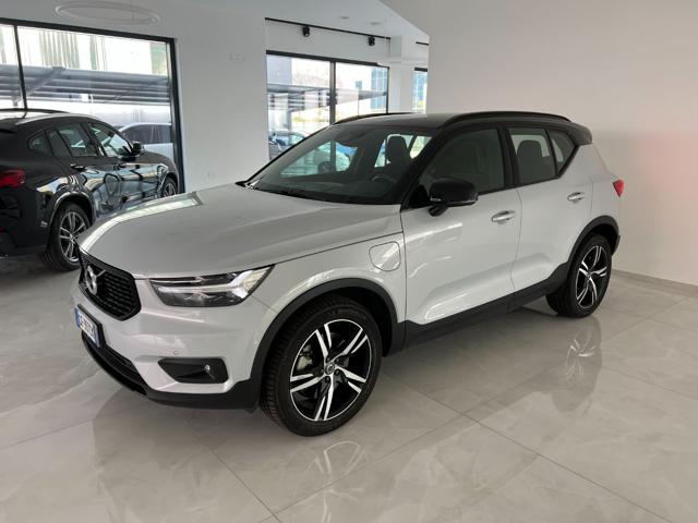 VOLVO XC40 T5 Recharge Plug-in Hybrid R-design 