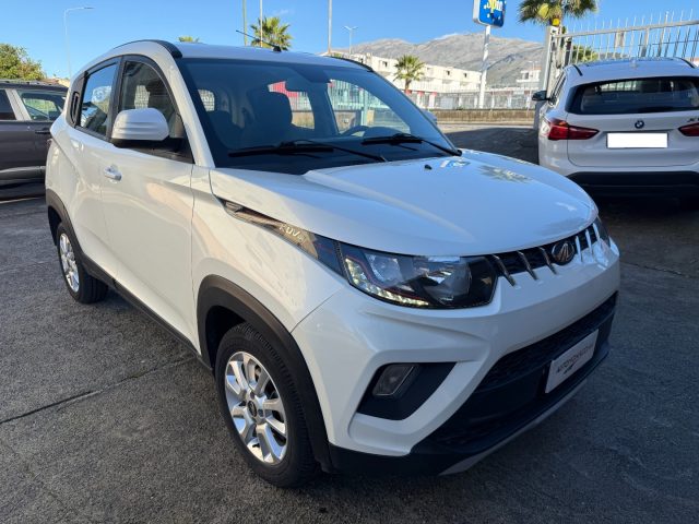 MAHINDRA KUV100 Bianco perlato