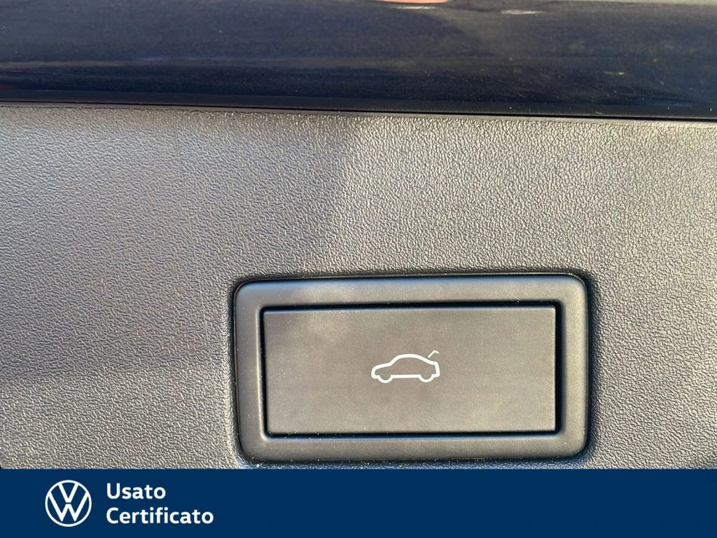 VOLKSWAGEN ID.4 77 kwh 1st edition 204cv - 11