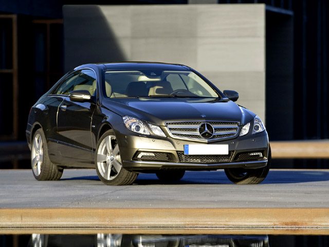 MERCEDES-BENZ E 220 CDI Coupé BlueEFFICIENCY Avantgarde 