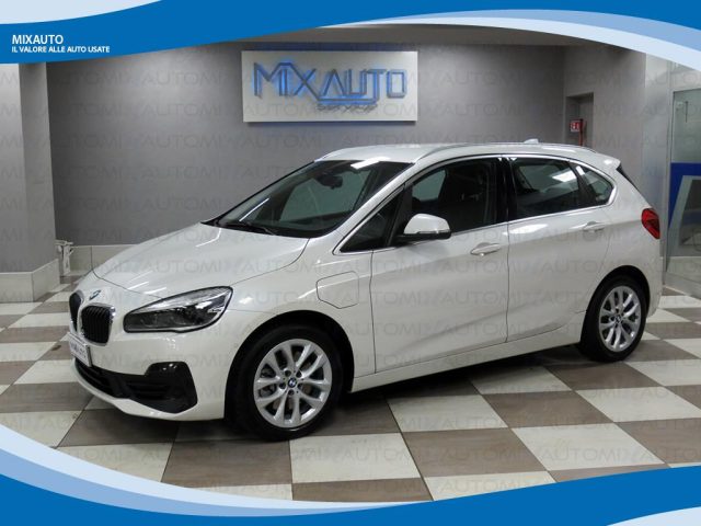 BMW 225 Bianco pastello