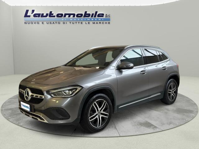 MERCEDES-BENZ GLA 200 Grigio scuro metallizzato