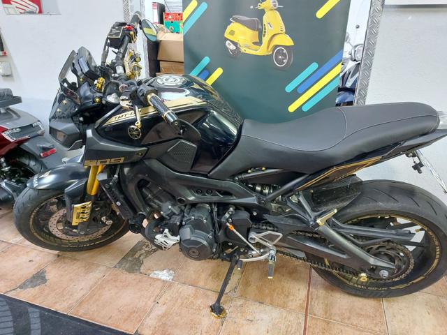 YAMAHA MT-09 Nero metallizzato