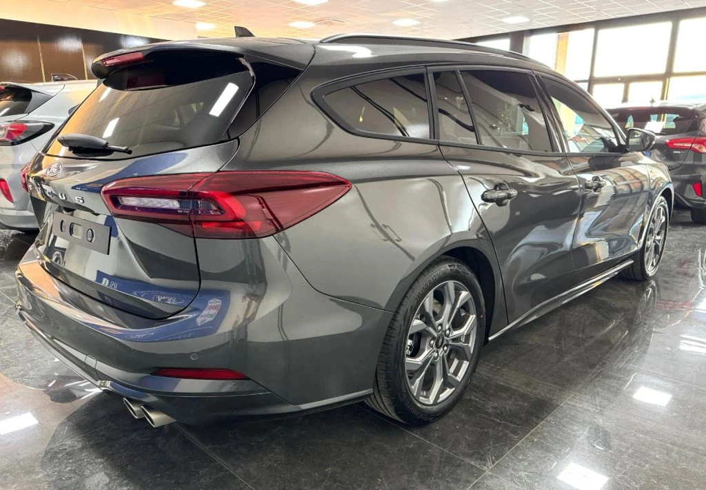 FORD Focus 1.5 EcoBlue 115 CV automatico SW ST-Line - 4