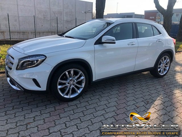 MERCEDES-BENZ GLA 200 D Premium,Navi, LED,Pelle 