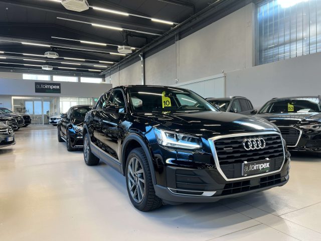 AUDI Q2 Nero pastello