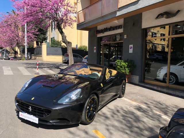 FERRARI California Nero metallizzato