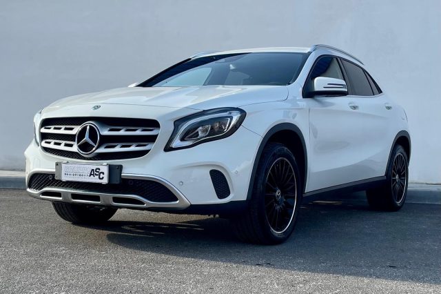 MERCEDES-BENZ GLA 180 Bianco metallizzato