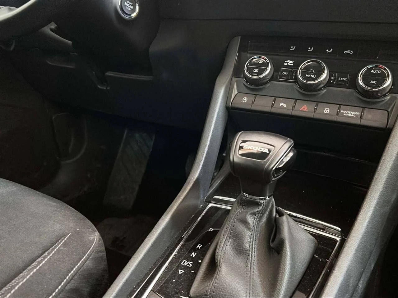 SKODA Karoq 2.0 TDI EVO SCR 115 CV DSG Executive - 27