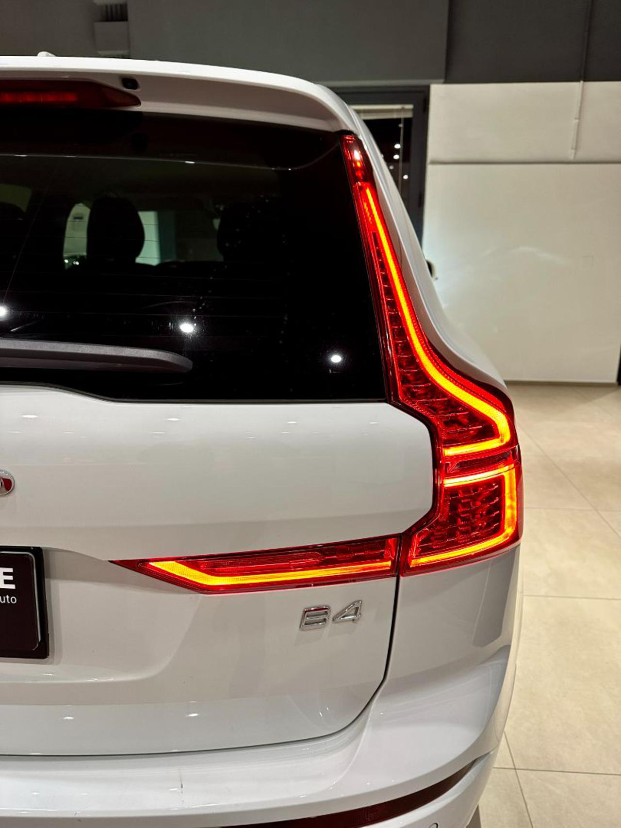 VOLVO XC60 B4 D 197cv Hybrid Geartronic Inscription MY21 - 20