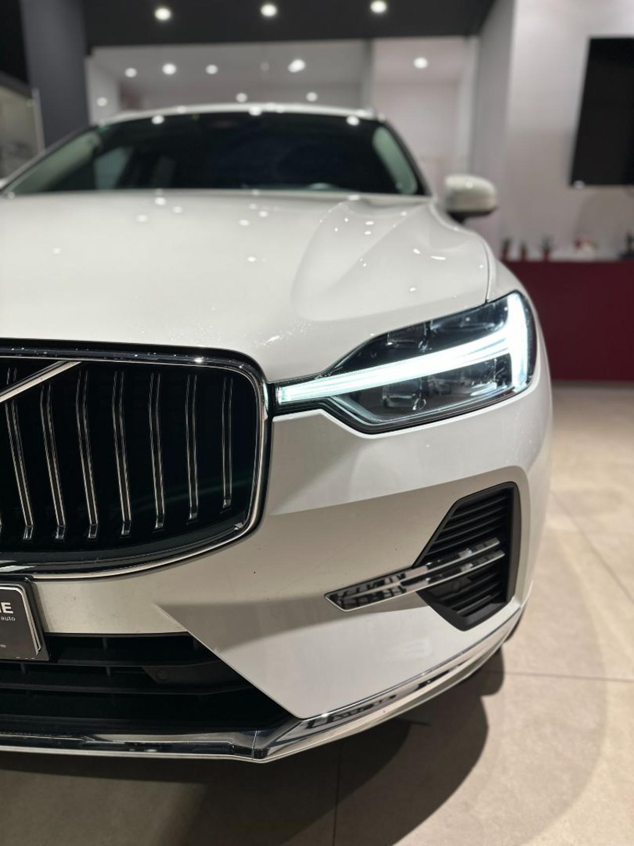 VOLVO XC60 B4 D 197cv Hybrid Geartronic Inscription MY21 - 17