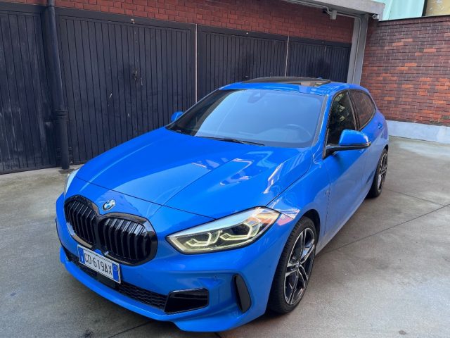 BMW 116 Blu pastello