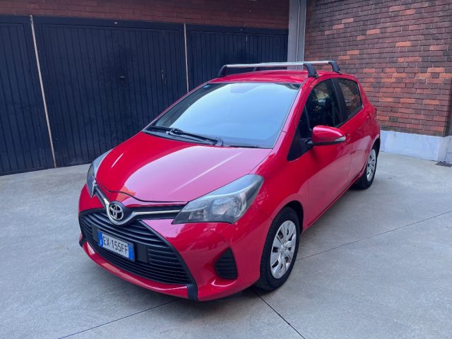 TOYOTA Yaris Rosso pastello