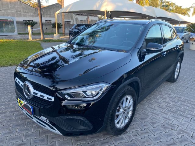 MERCEDES-BENZ GLA 200 Nero metallizzato