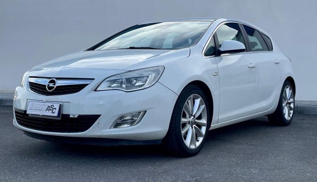 OPEL Astra Bianco pastello