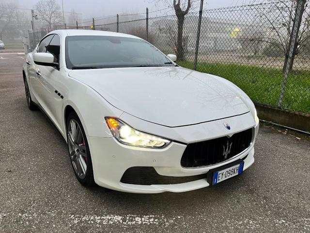 MASERATI Ghibli Bianco pastello