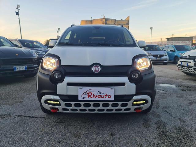 FIAT Panda Cross Bianco metallizzato