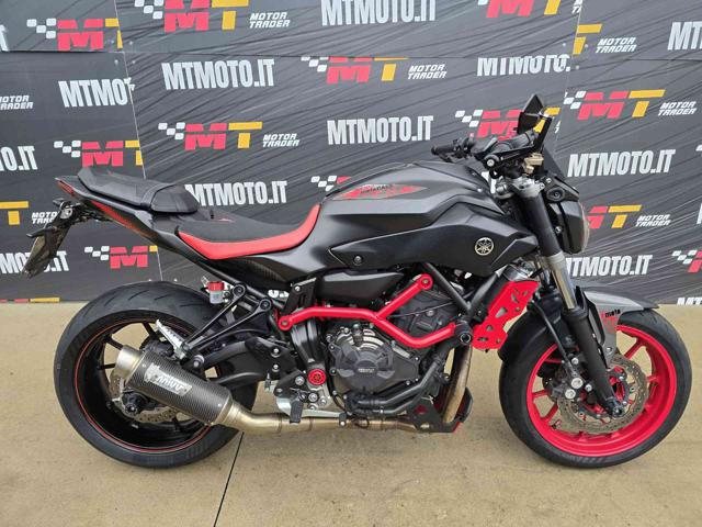 YAMAHA MT-07 Nero pastello