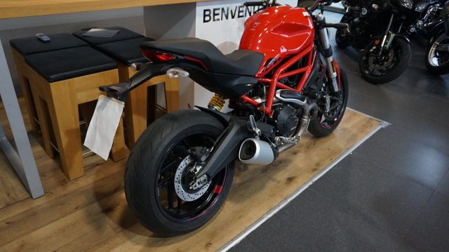 DUCATI Monster 797 Rosso metallizzato