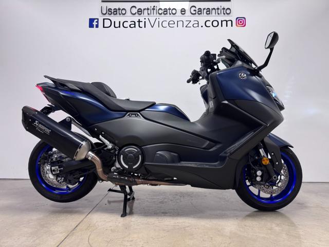 YAMAHA T-Max 560 Blu pastello