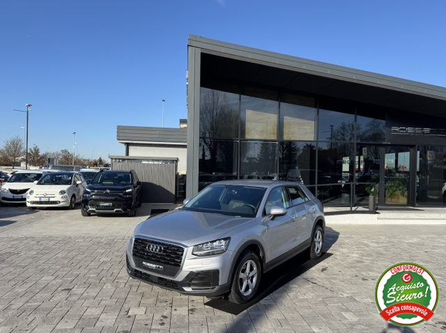 AUDI Q2 Grigio metallizzato