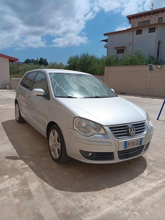 VOLKSWAGEN Polo Argento metallizzato