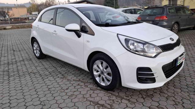 KIA Rio Bianco pastello