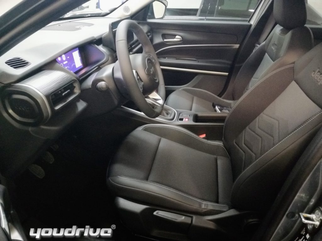 JEEP Avenger / 1.2 Turbo Longitude - 8