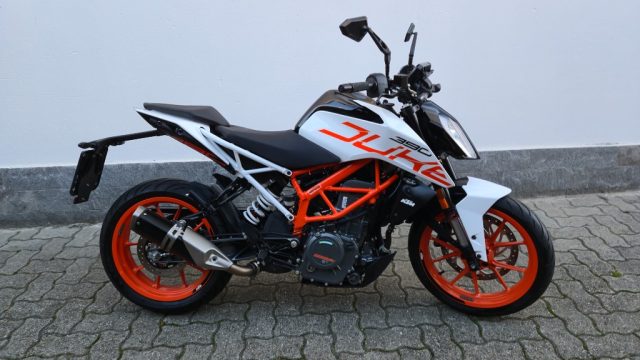 KTM 390 Duke  Bianco pastello