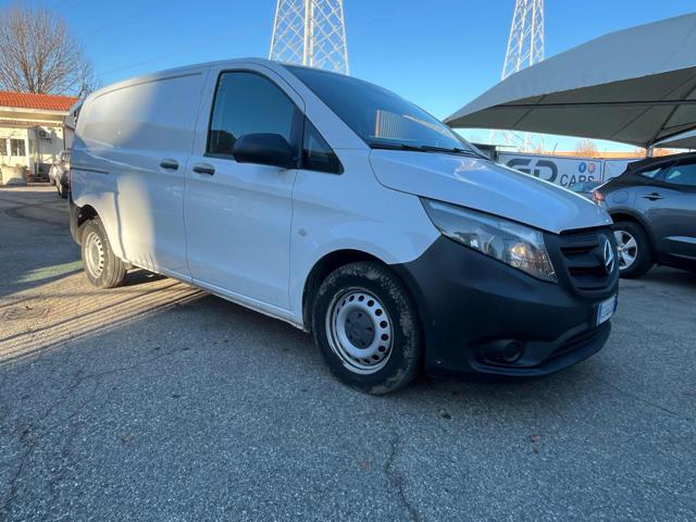 MERCEDES-BENZ Vito Bianco pastello