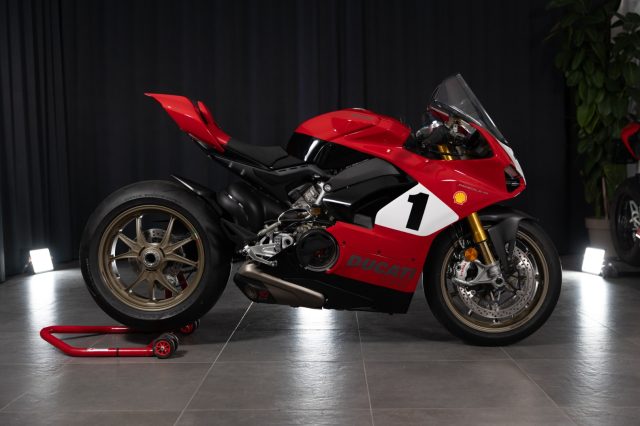 DUCATI Panigale V4 Rosso pastello