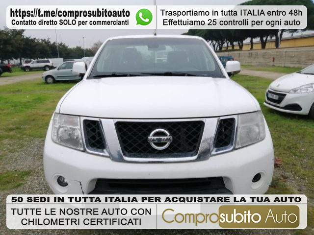 NISSAN Navara White metallized