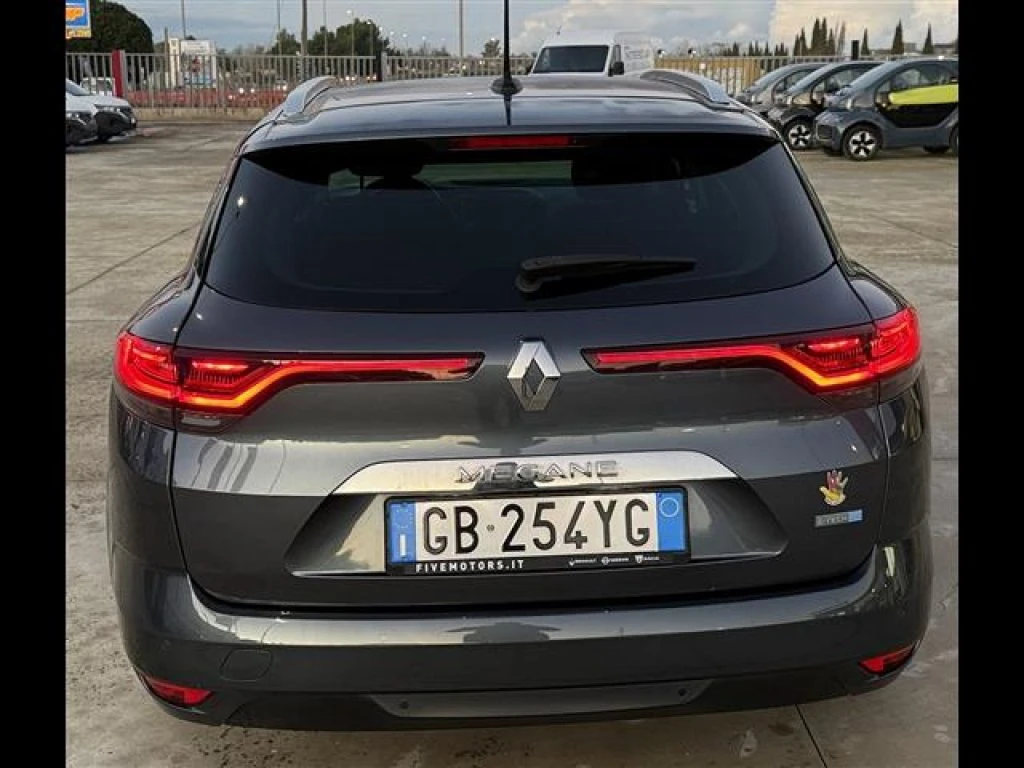 RENAULT Megane Sporter 1.6 E TECH Plug in Hybrid Business - 4