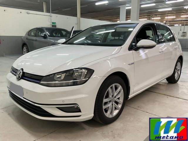 VOLKSWAGEN Golf Bianco pastello