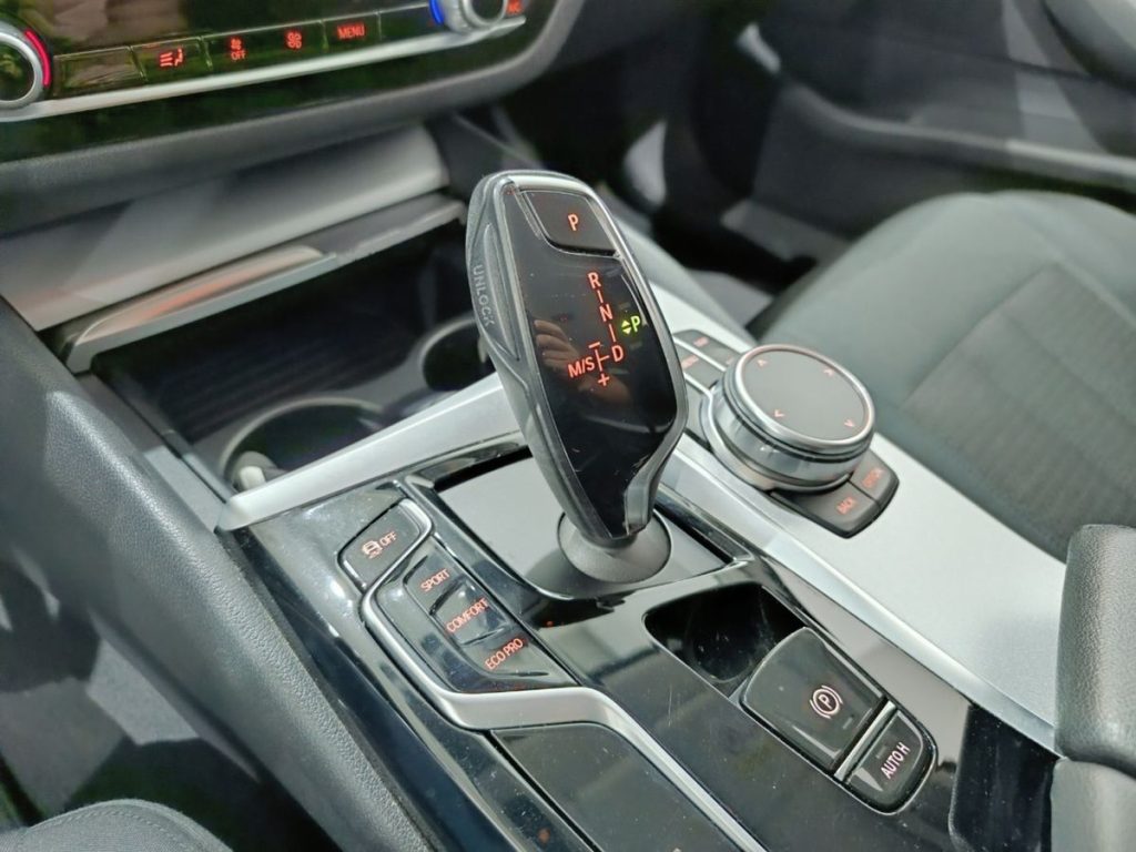 BMW 520 d xDrive Touring Business - 8