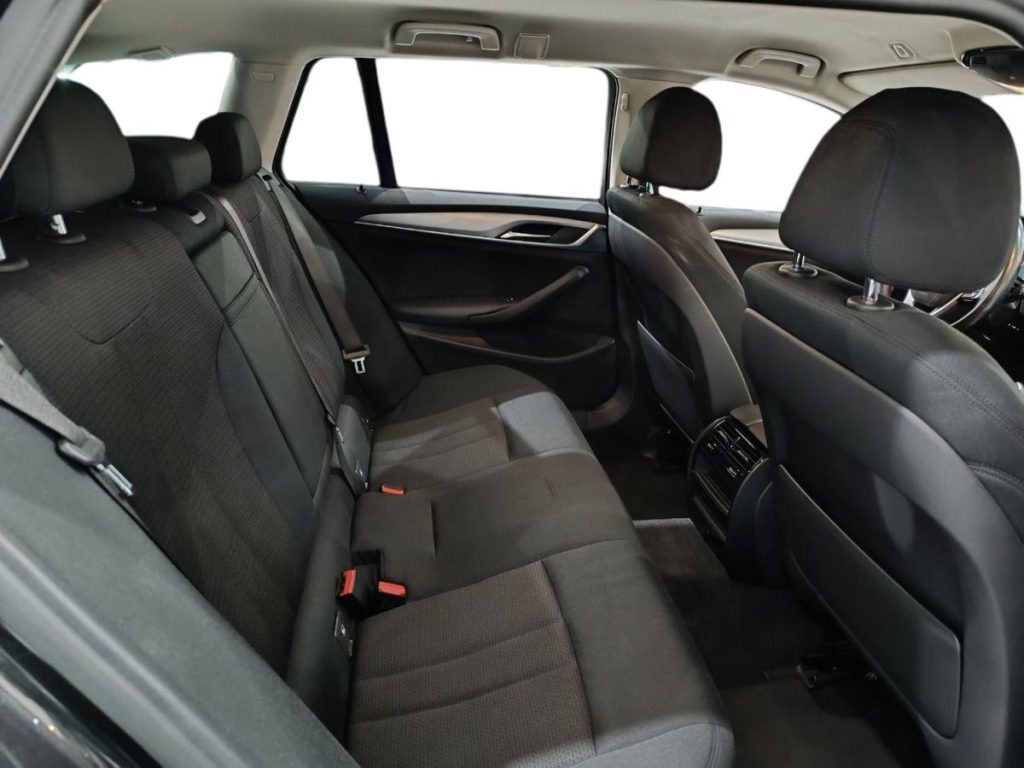 BMW 520 d xDrive Touring Business - 11