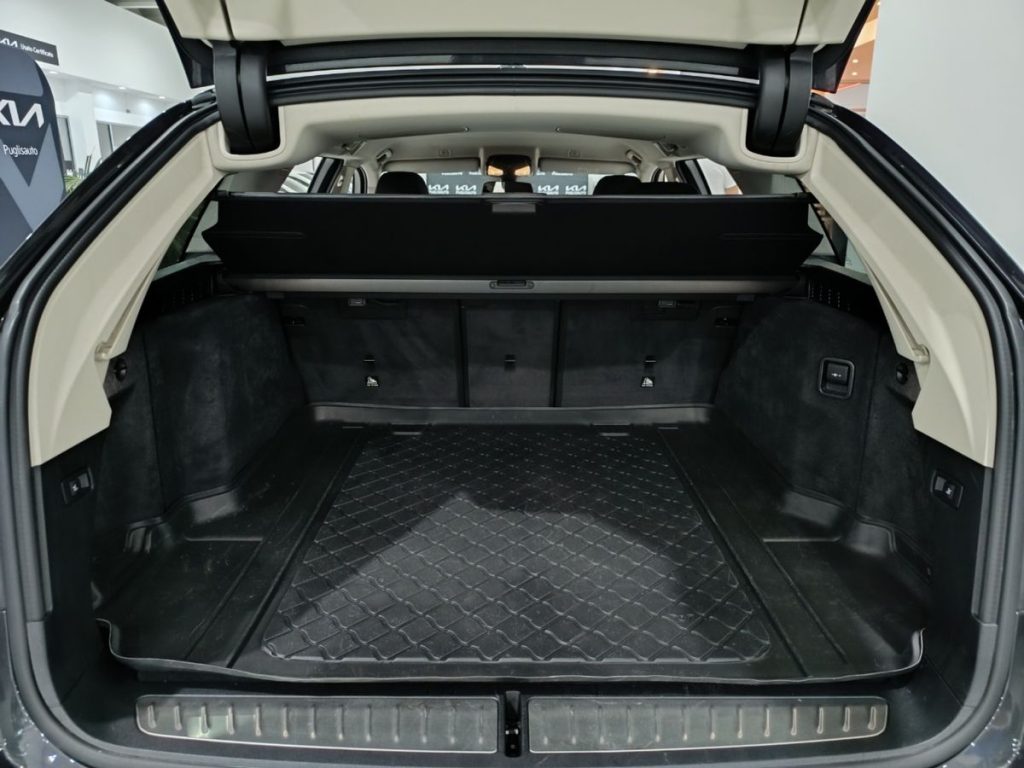 BMW 520 d xDrive Touring Business - 12