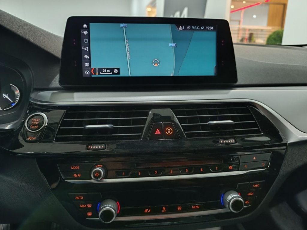 BMW 520 d xDrive Touring Business - 15