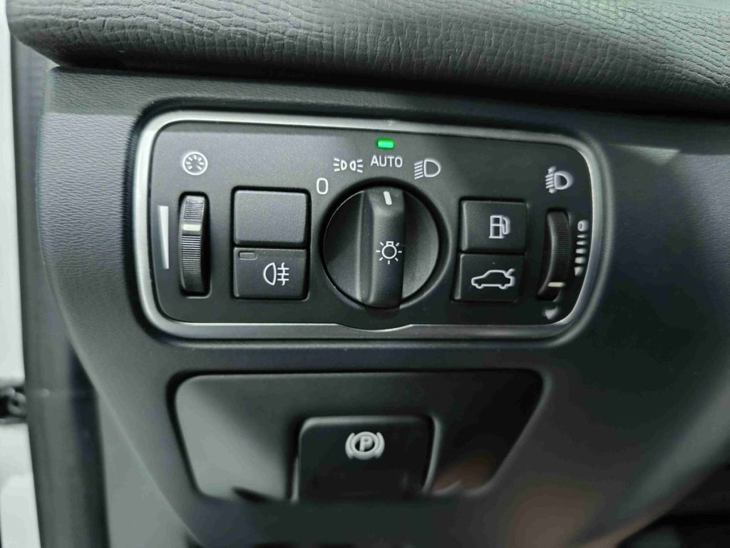 VOLVO XC60 D3 Geartronic Business - 18