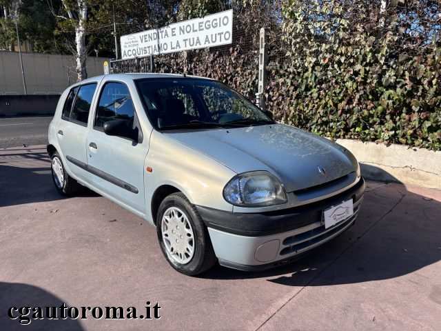 RENAULT Clio Argento metallizzato