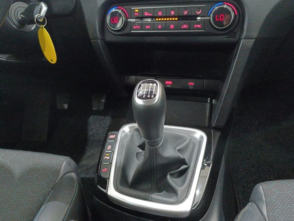 KIA XCeed 1.5 T-GDi 160 CV MHEV iMT Business - 8