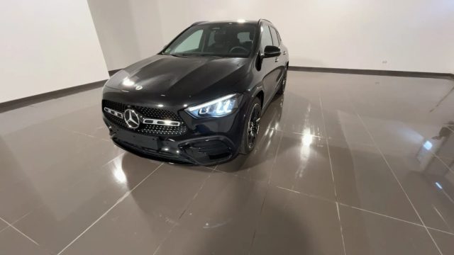 MERCEDES-BENZ GLA 200 Nero metallizzato