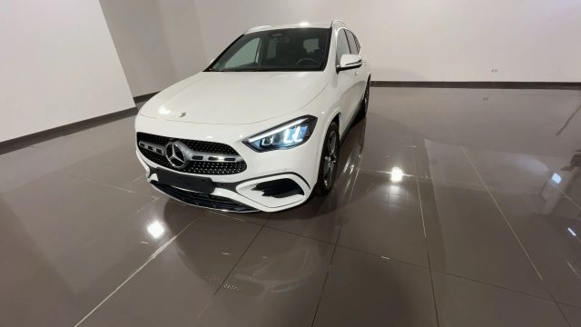 MERCEDES-BENZ GLA 200 Bianco metallizzato