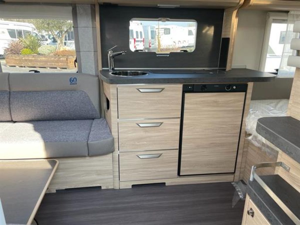 KNAUS SUDWIND 450 FU 60 YEARS