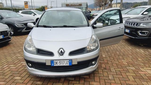 RENAULT Clio Grigio metallizzato