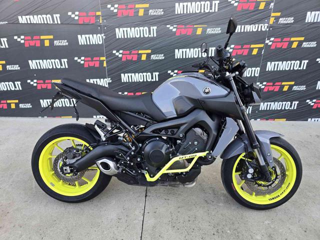 YAMAHA MT-09 Grigio metallizzato