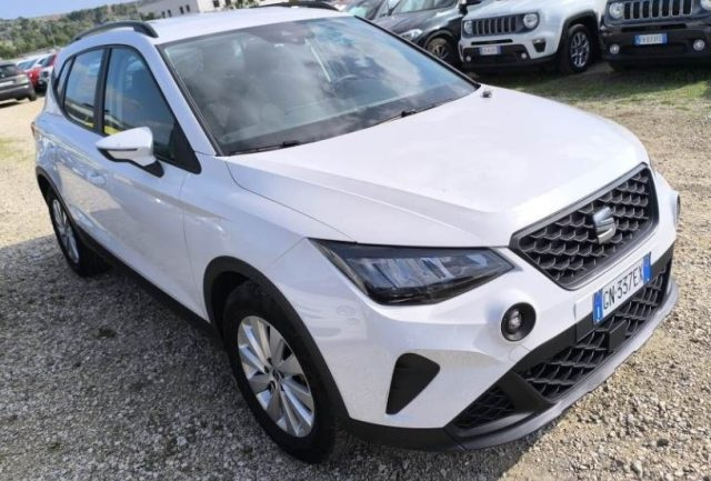 SEAT Arona Bianco pastello